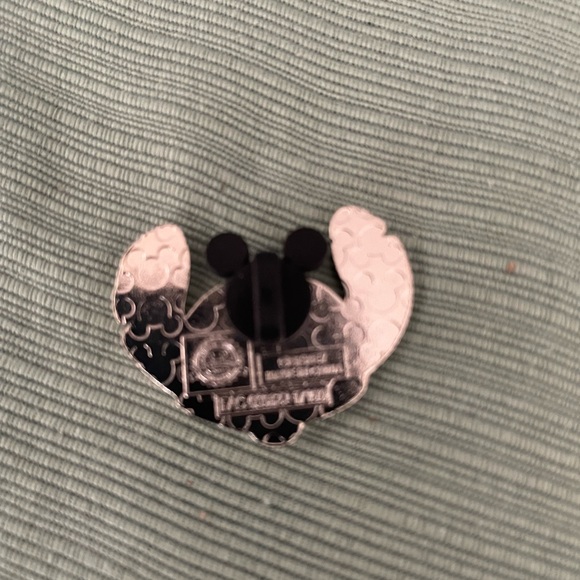 Lilo and Stitch  Disney Trading Pin - Picture 2 of 2